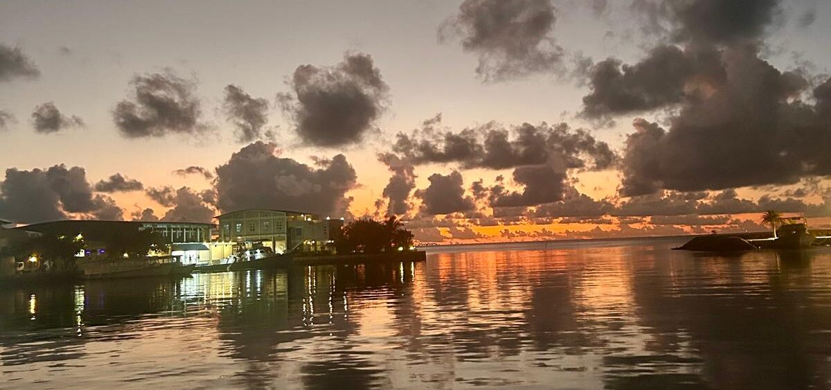 surfing in himmafushi maldives