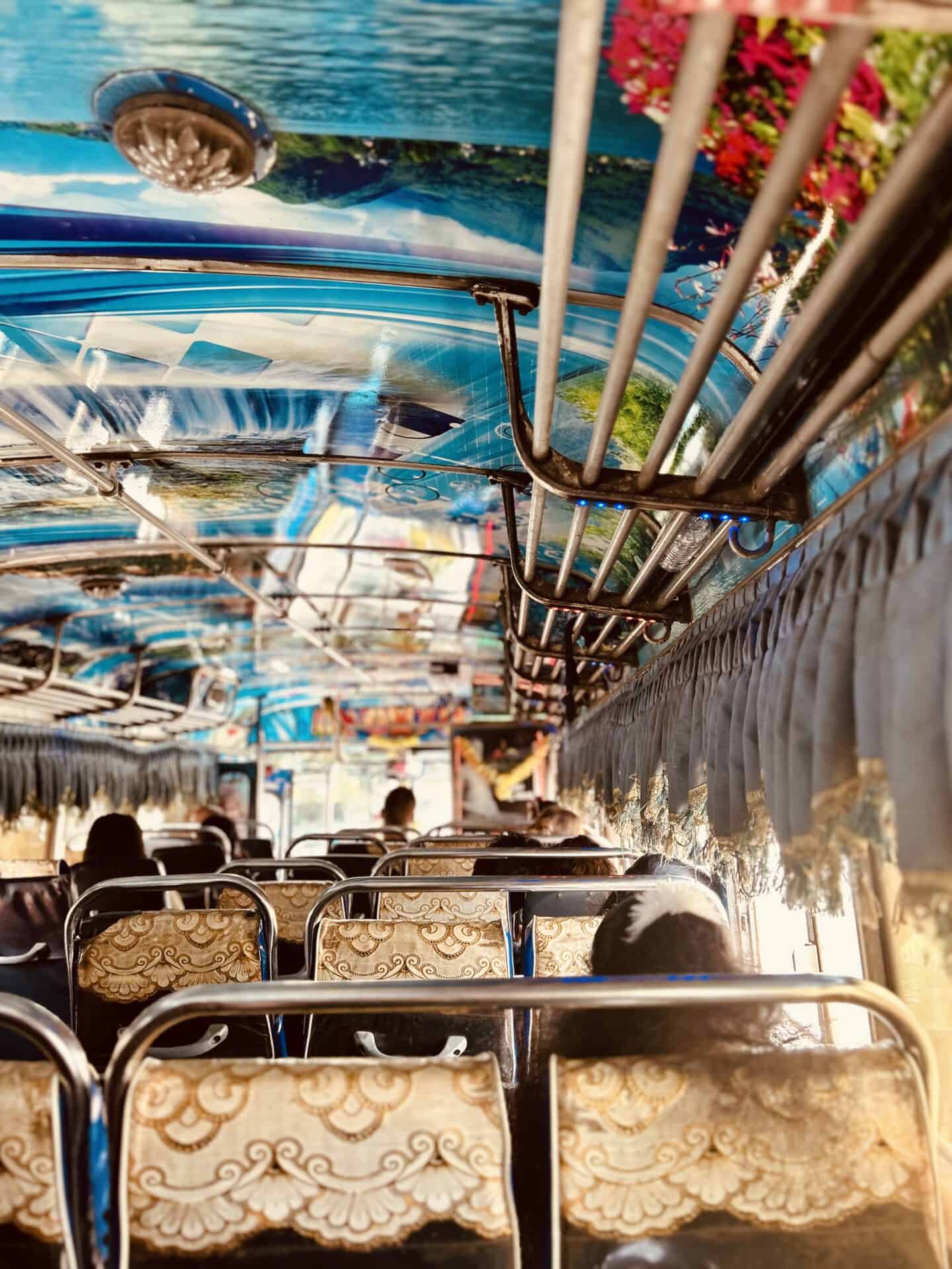 sri lankas famous buses