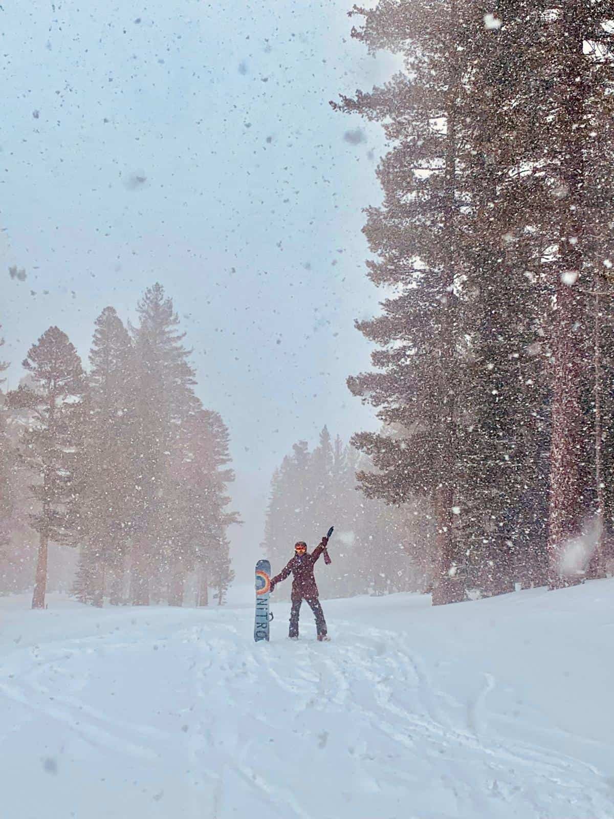 woman snowboarding